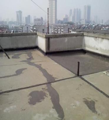 乐业漏水维修 楼顶漏水是什么原因，楼顶漏水维修方法是什么?